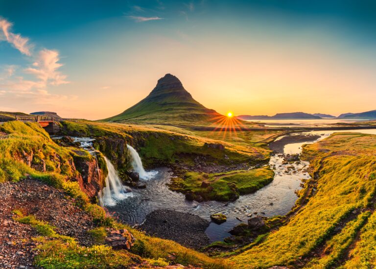 Panorama,Landscape,Of,Sunrise,Over,Volcanic,Kirkjufell,Mountain,With,Kirkjufellsfoss